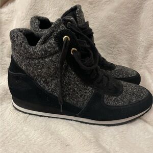 Isaac Mizrahi Live‎ black suede lace up boots size 8.5 women's